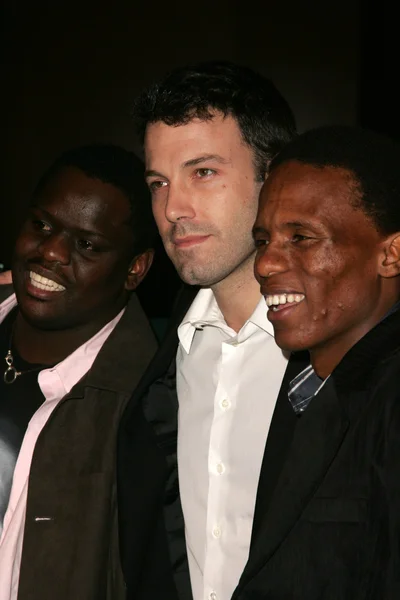 Archie khambula, ben affleck, victor Patrick — Fotografia de Stock