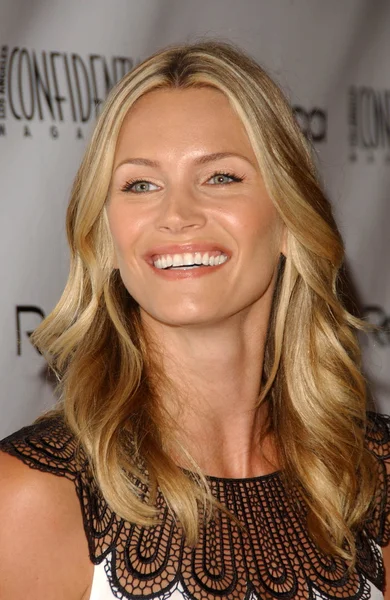 Natasha Henstridge at Los Angeles Confidential Magazine's Annual Emmy Party. One Sunset, West Hollywood, CA. 09-11-07 — Stockfoto