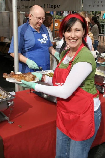 Los angeles mise díkůvzdání jídlo pro bezdomovce — Stock fotografie