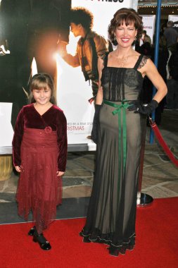 ada-nicole Umudunu kaybetme galasında sanger ve trisha simmons. Mann Köyü tiyatro, westwood, ca. 12-07-06