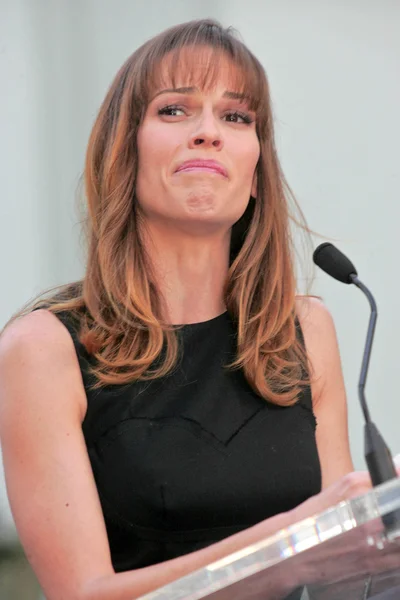 Hollywood walk Fame hedrar hilary swank — Stockfoto