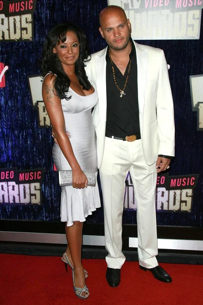 Melanie Brown e Stephen Belafonte arrivano agli MTV Video Music Awards 2007. The Palms Hotel And Casino, Las Vegas, NV. 09-09-07 — Foto Stock