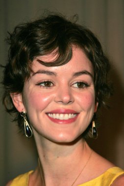 Nora Zehetner