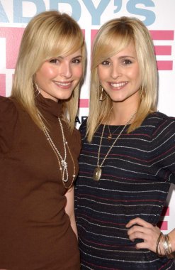 Nicole garza ve natalie garza