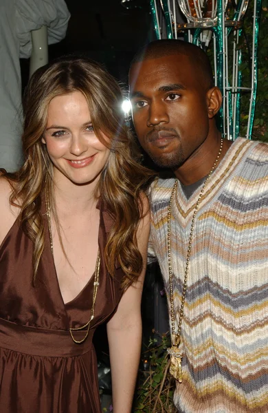 Alicia Silverstone y Kanye West — Foto de Stock