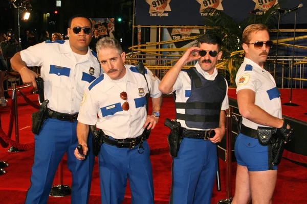 Cedric yarbrough och carlos alazraqui med robert ben garant och thomas lennon — Stockfoto