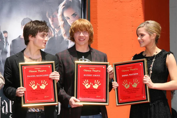 Daniel Radcliffe con Rupert Grint y Emma Watson — Foto de Stock