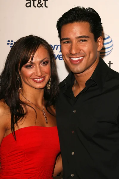 Karina Smirnoff et Mario Lopez — Photo