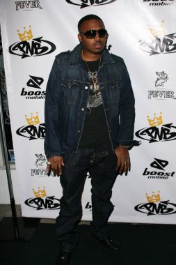 nick Cannon'ın doğum günü partisi ve açılış depolamak