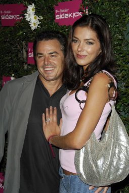 t-hareket eden sidekick 3 launch party