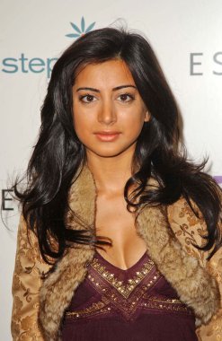 Noureen DeWulf