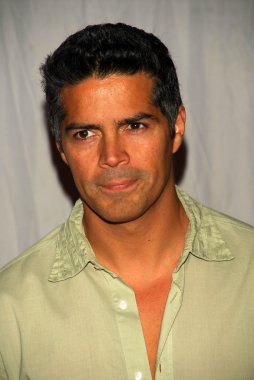 Esai morales
