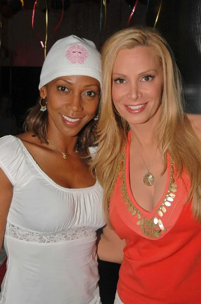 Holly robinson peete och cindy margolis — Stockfoto