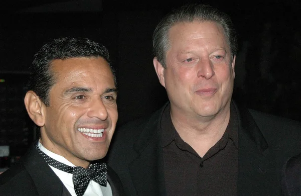 Antonio villaraigosa och al gore — Stockfoto