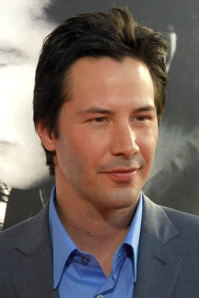 Keanu reeves bij de premiere van de Meerhuis. Cinerama koepel, hollywood, ca. 06-13-06 — Stockfoto