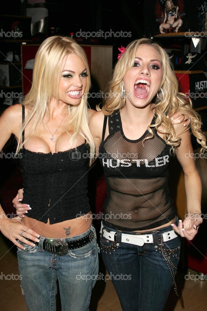 Jesse Jane Y Teagan Presley En Una Firma De Ambientacion De Fiebre De De La Isla Hustler Hollywood Tienda West Hollywood Ca Jesse Jane Y Teagan Presley En Una Firma De Ambientacion De Fiebre De De La Isla Hustler Hollywood Tienda West Hollywood Ca