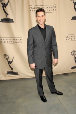 33 yıllık gündüz yaratıcı sanatlar emmy Ödülü