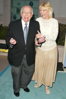 leeza'nın yer bakım merkezi açma