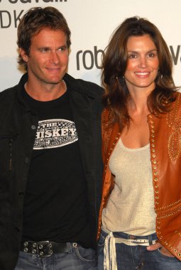 Roberto cavalli votka denize indirmek eğlenti