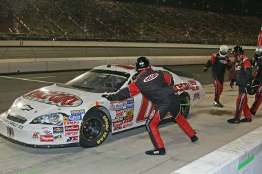 bridgetta tomarchio nascar busch serisi yarış kızdır