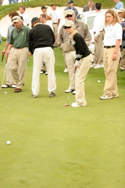 8 yıllık michael douglas ve lexus tarafından sunulan arkadaşlar