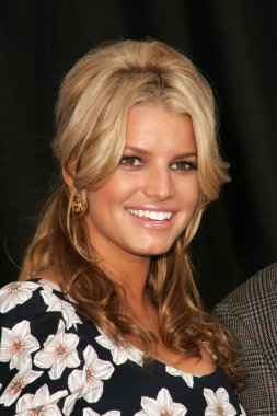 jessica simpson ve blockbuster duyurdu 