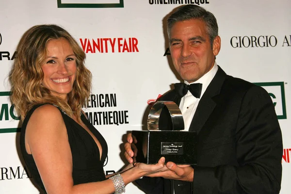 Julia Roberts y George Clooney — Foto de Stock