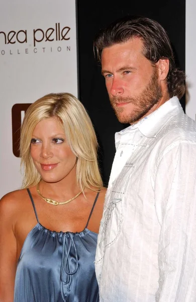 Tori spelling och dean mcdermott — Stockfoto