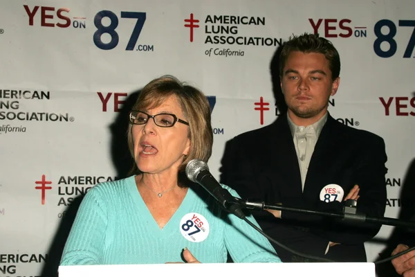 Barbara Boxer, Leonardo Dicaprio