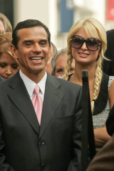 Antonio villaraigosa und paris hilton — Stockfoto