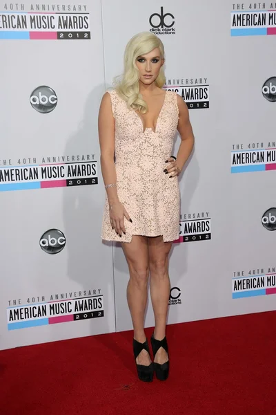 Ke bei den 40. american music awards ankünfte, nokia theatre, los angeles, ca 11-18-12 — Stockfoto