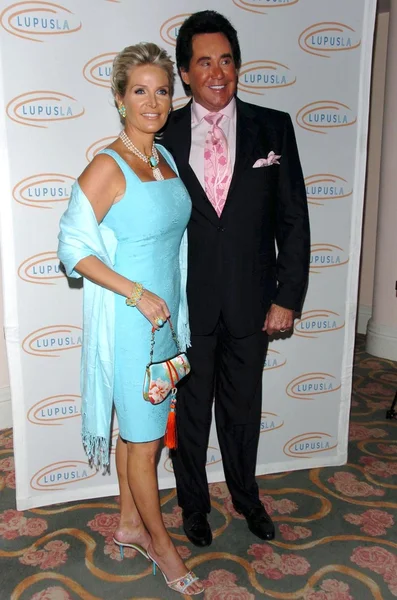 Wayne Newton and wife Kathleen — Stock Photo, Image