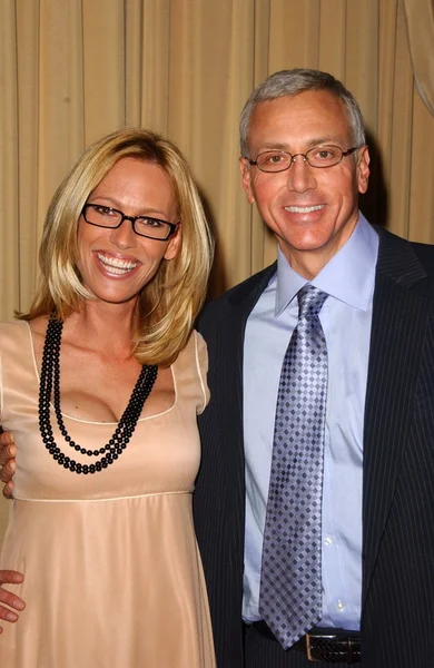 Sam Phillips and Dr. Drew Pinsky — Stock Photo, Image