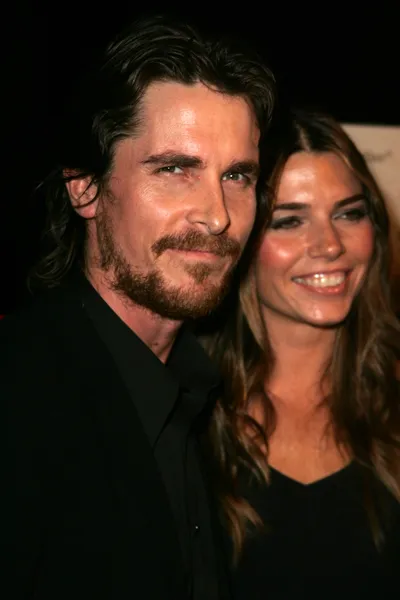 Christian Bale and wife — Stockfoto