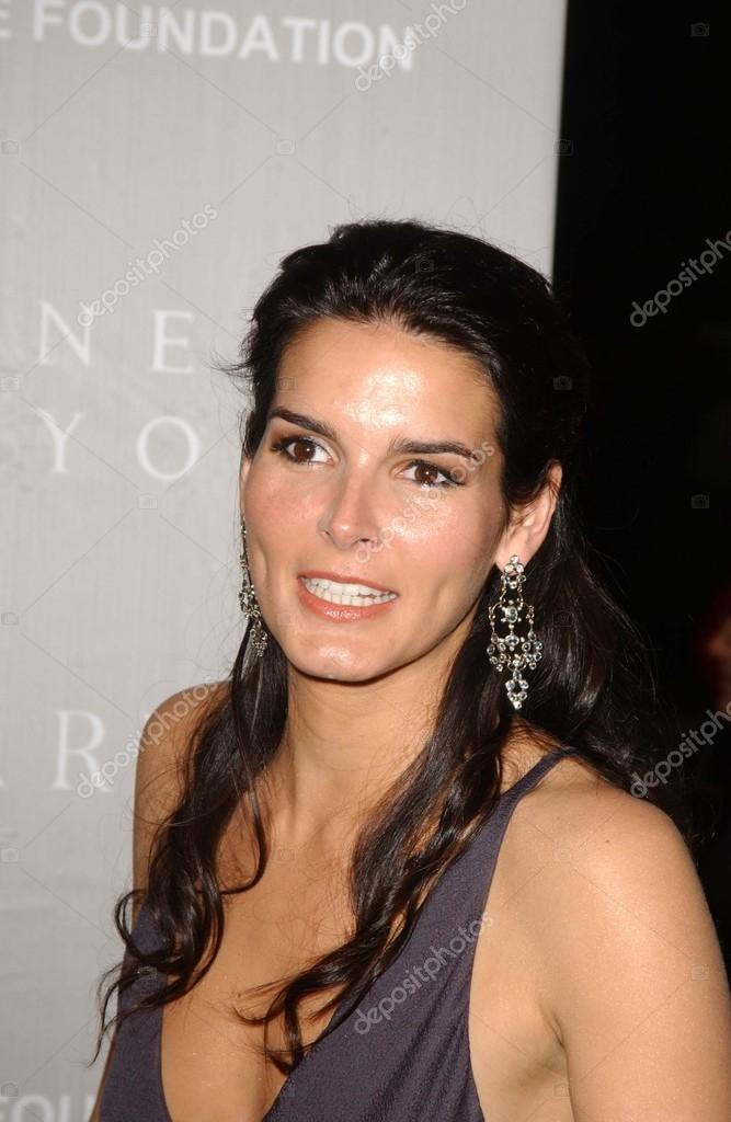 Angie Harmon Sin Maquillaje