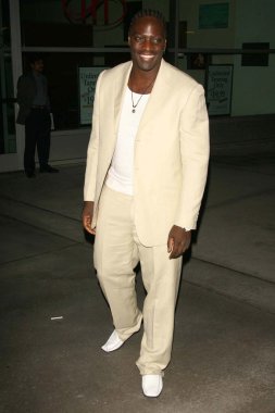 Adewale akinnuoye-agbaje galasında yangın yakalamak. Arclight sinemalar, hollywood, ca. 10-25-06