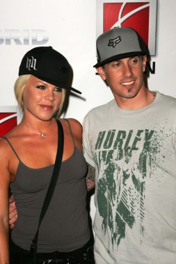 pembe ve carey hart