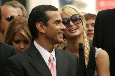 Antonio villaraigosa ve paris hilton