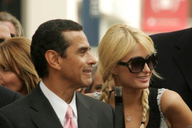 Antonio villaraigosa ve paris hilton