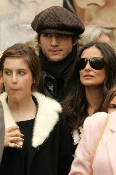 Scout LaRue Willis with Ashton Kutcher and Demi Moore — Stock Photo, Image