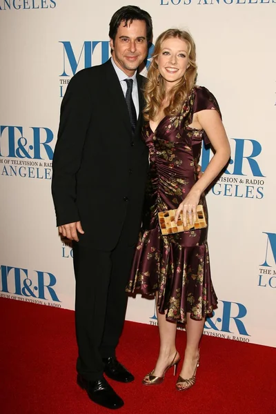 Jonathan Silverman y Jennifer Finnigan — Foto de Stock