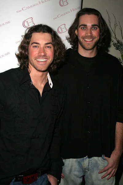 Ace Young e Ryan Young no 30 Under 30 Party, Camden House, Beverly Hills, CA. 4.20.06 — Fotografia de Stock