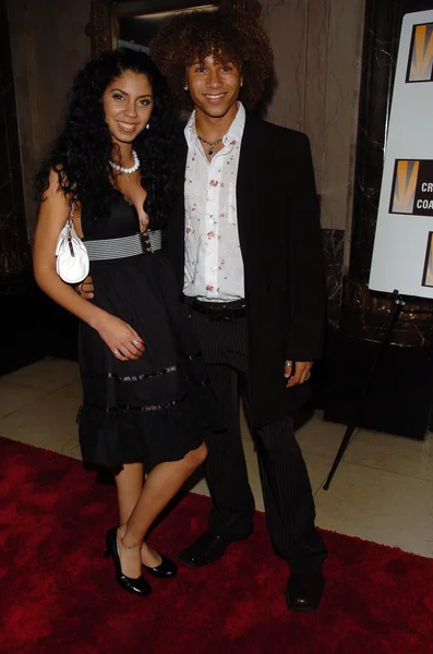 Cinthya Mendez and Corbin Bleu — Stockfoto