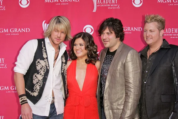 Jay demarcus και kelly clarkson με gary levox και jo don Ρούνεϊ — Φωτογραφία Αρχείου