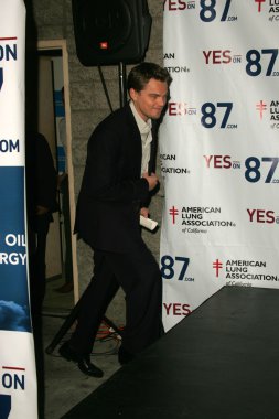 Leonardo Dicaprio and Barbara Boxer Prop 87 Press Conference