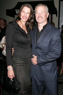 ruv robertson ve neal mcdonough