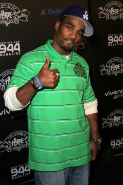 944 dergisi ve hype house parti tekme