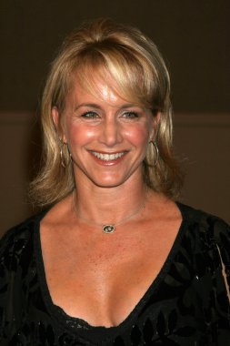 Beverly hills 90210, melrose yeri ve dvd piyasaya ilk sezon