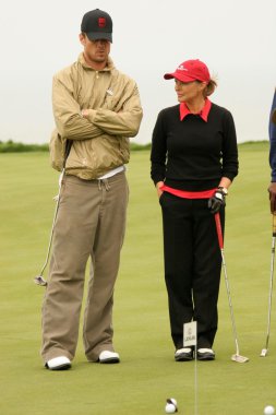 8 yıllık michael douglas ve lexus tarafından sunulan arkadaşlar