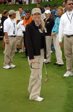 8 yıllık michael douglas ve lexus tarafından sunulan arkadaşlar